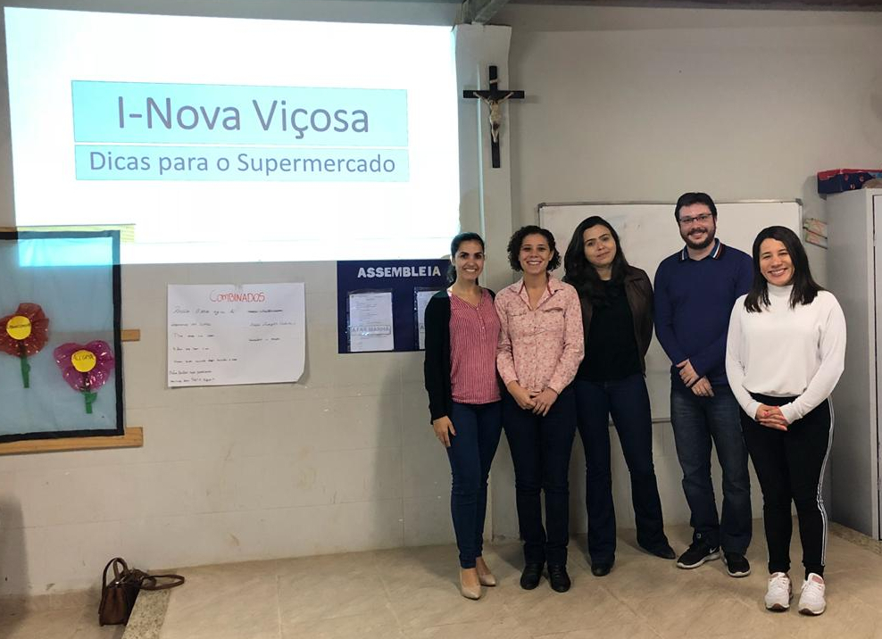 Da esquerda para direita: Aline Xisto Rodrigues (Administradora); Profª. Graziella Magalhaes Candido de Castro; Profª. Maria Micheliana da Costa Silva; Rafael Castilho Moreira Guedes (Administrador); Profª. Nathália Thais Cosmo da Silva (Coordenadora).